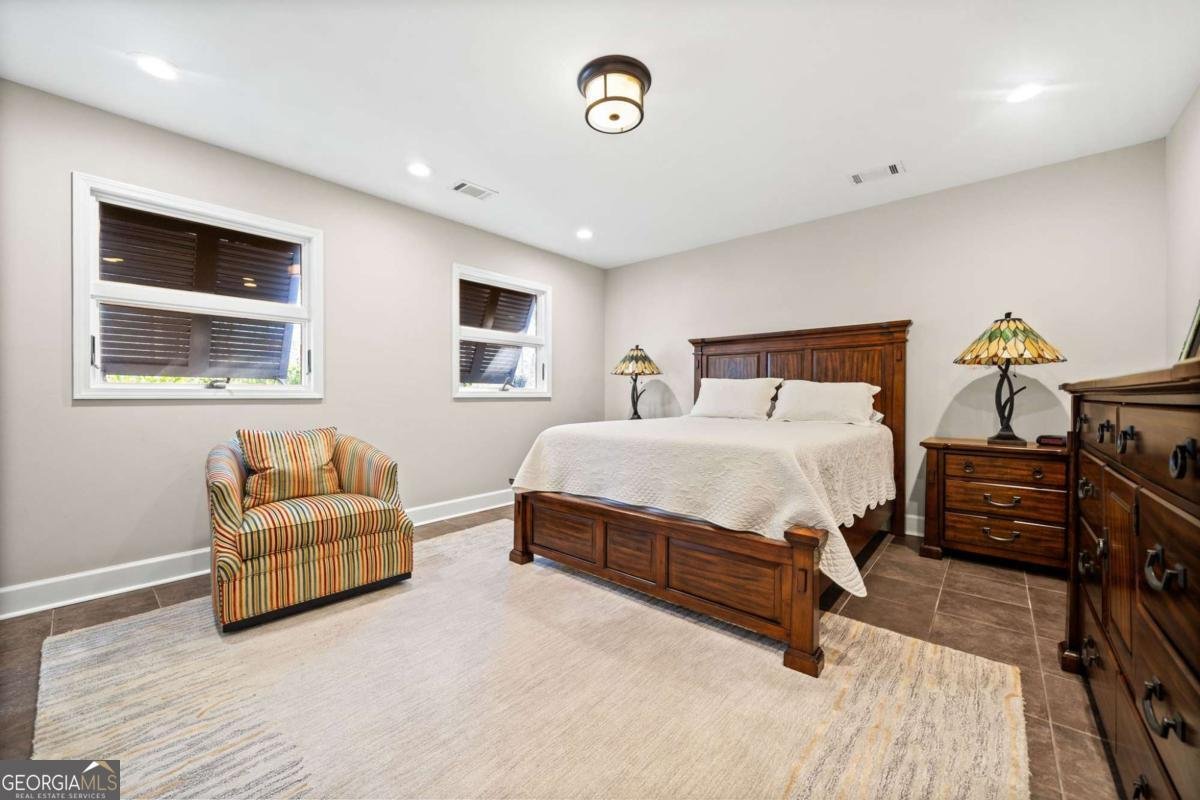 103 Cardinal Road White - 20
