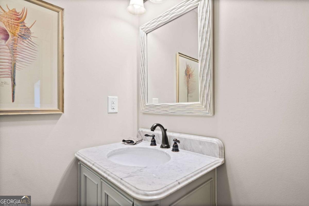 103 Cardinal Road White - 23