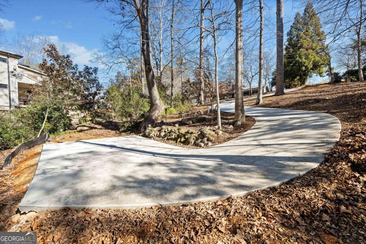 103 Cardinal Road White - 44