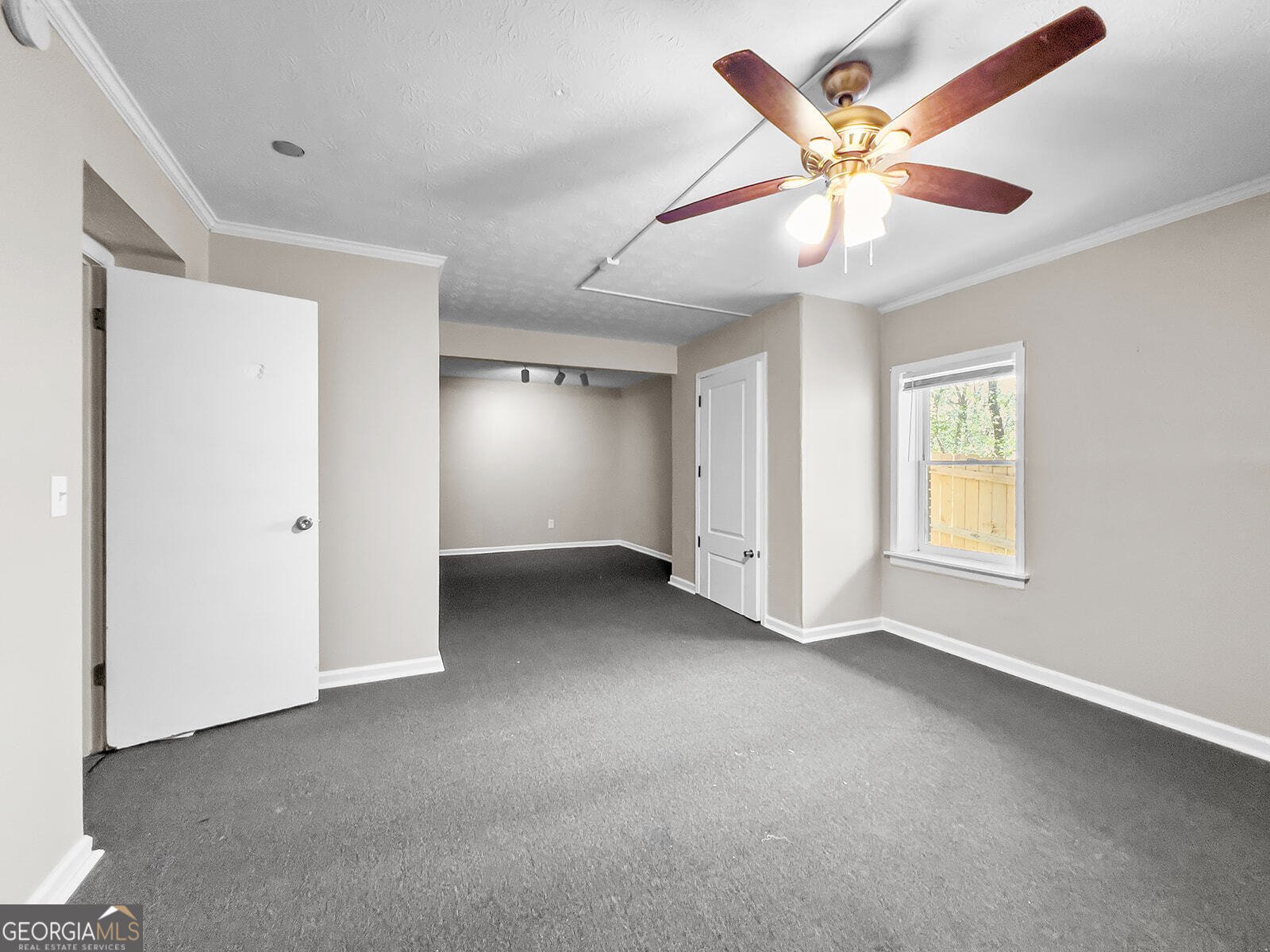 3219 University Avenue Columbus - 24