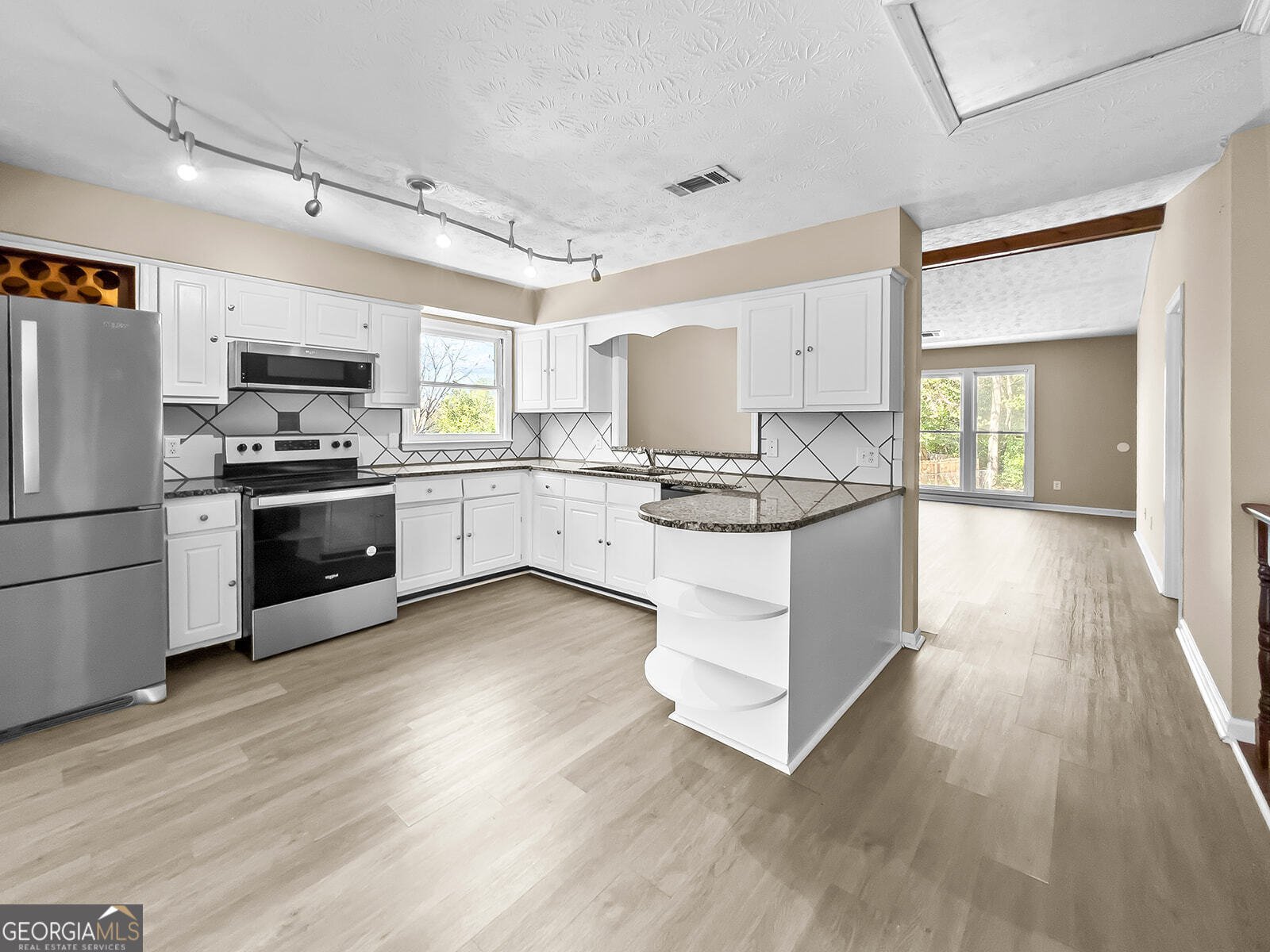 3219 University Avenue Columbus - 27