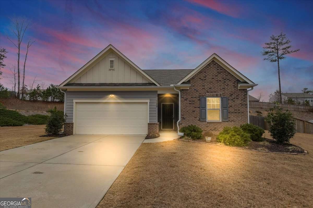 7250 Lacey Drive Douglasville - 1