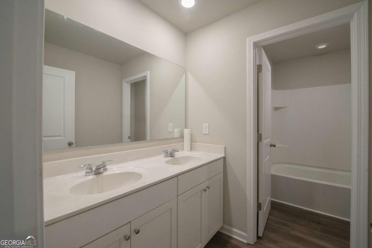 337 AMSTERDAM Way Hampton - 25
