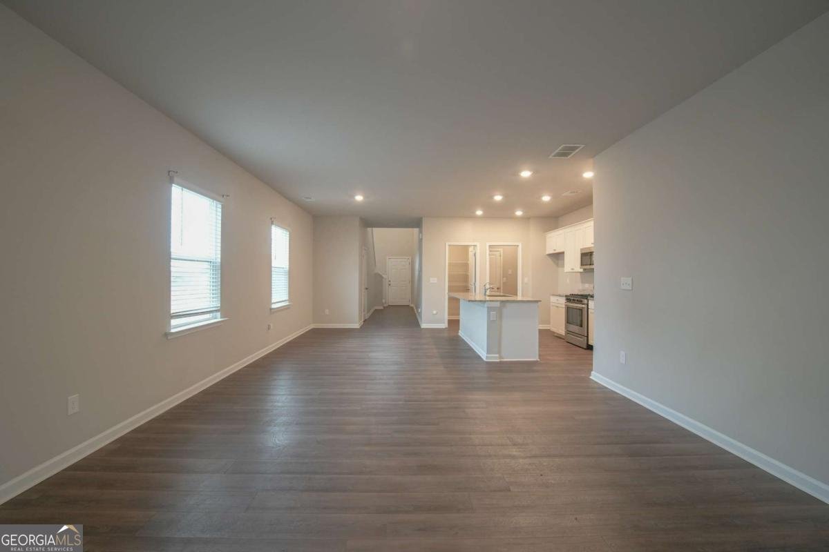 337 AMSTERDAM Way Hampton - 4