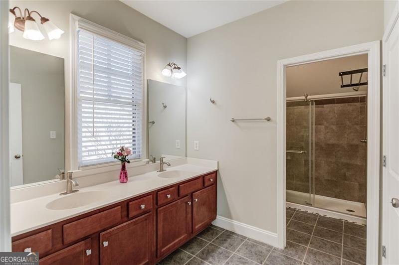 588 MYRTLE TRACE Lane Suwanee - 35