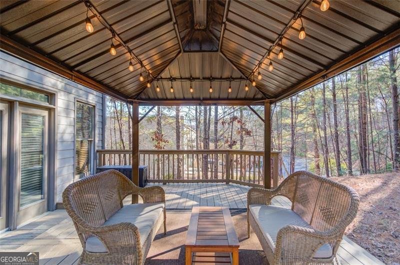 588 MYRTLE TRACE Lane Suwanee - 42