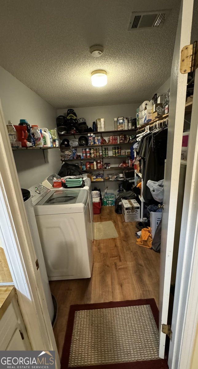 5351 Forest South Place Oakwood - 9