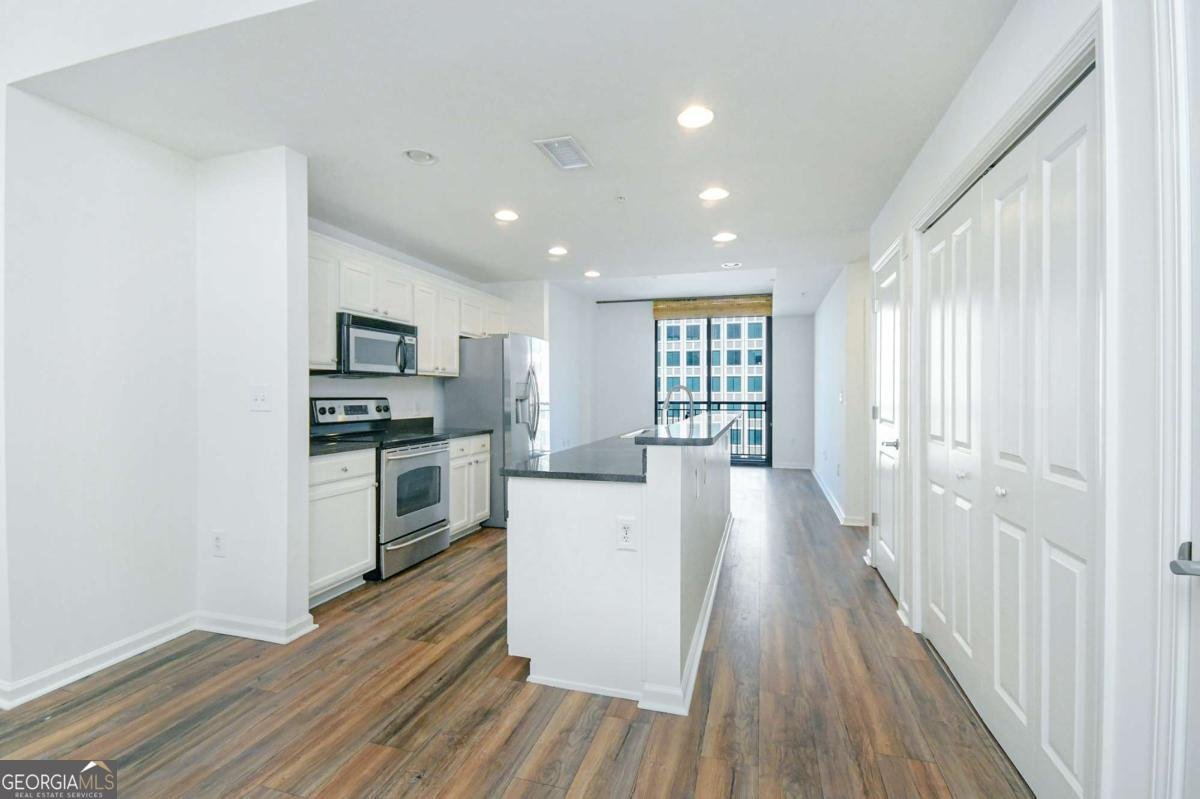 3040 Peachtree Road Atlanta - 2