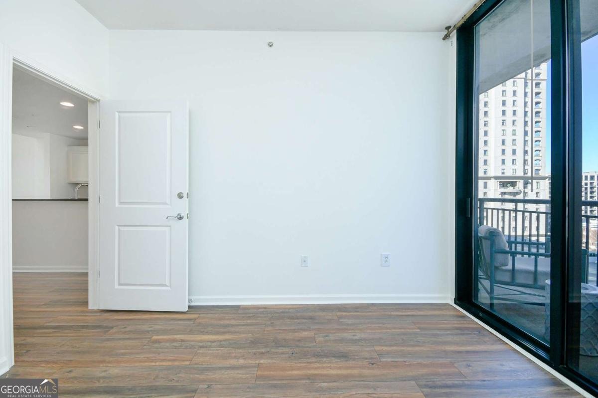 3040 Peachtree Road Atlanta - 21