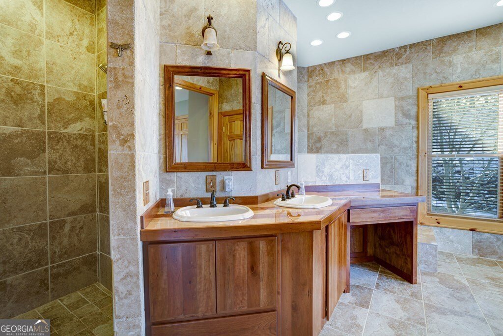 1613 Clark Drive Hiawassee - 38