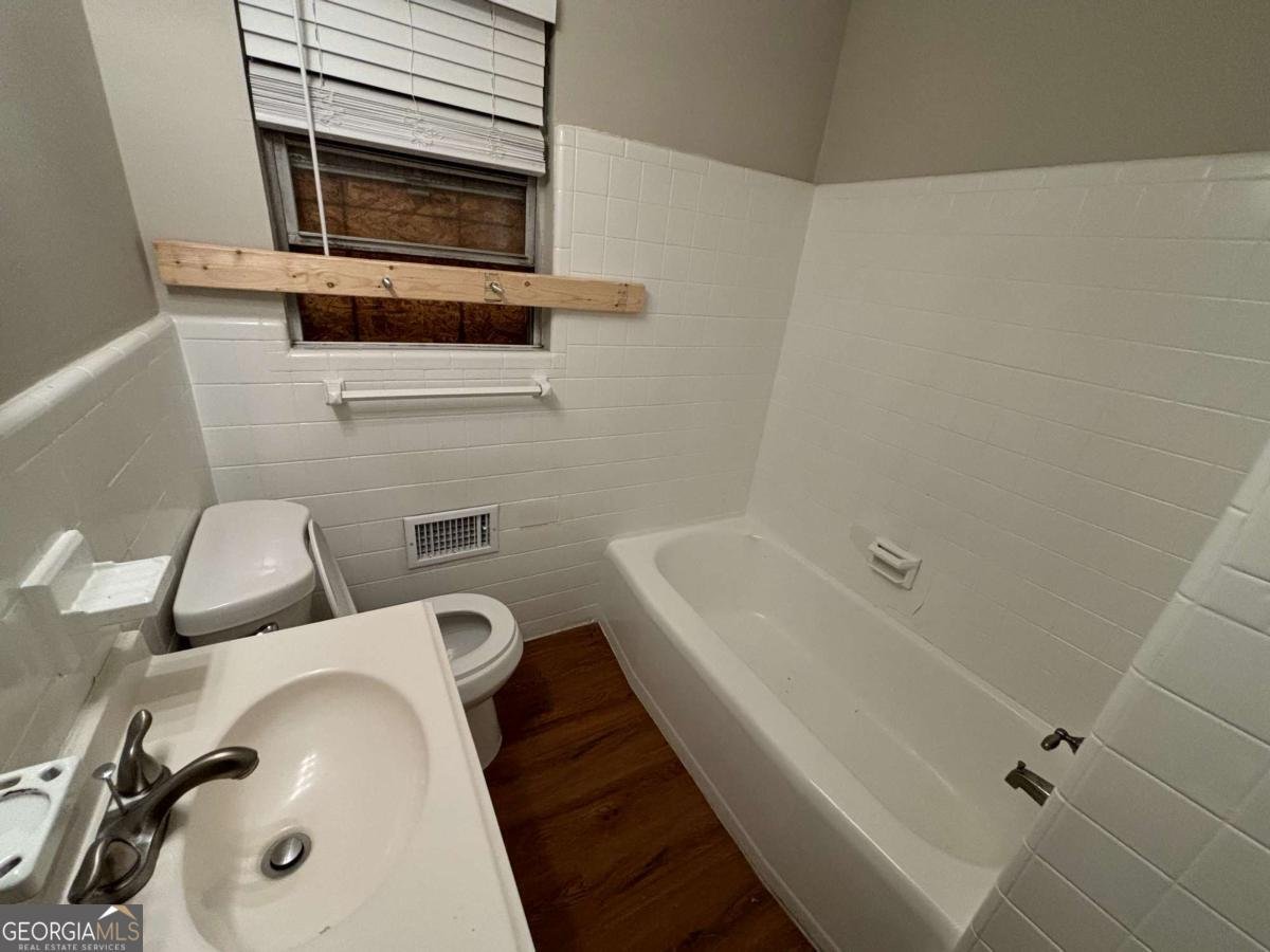 2043 Chicago Avenue Atlanta - 4