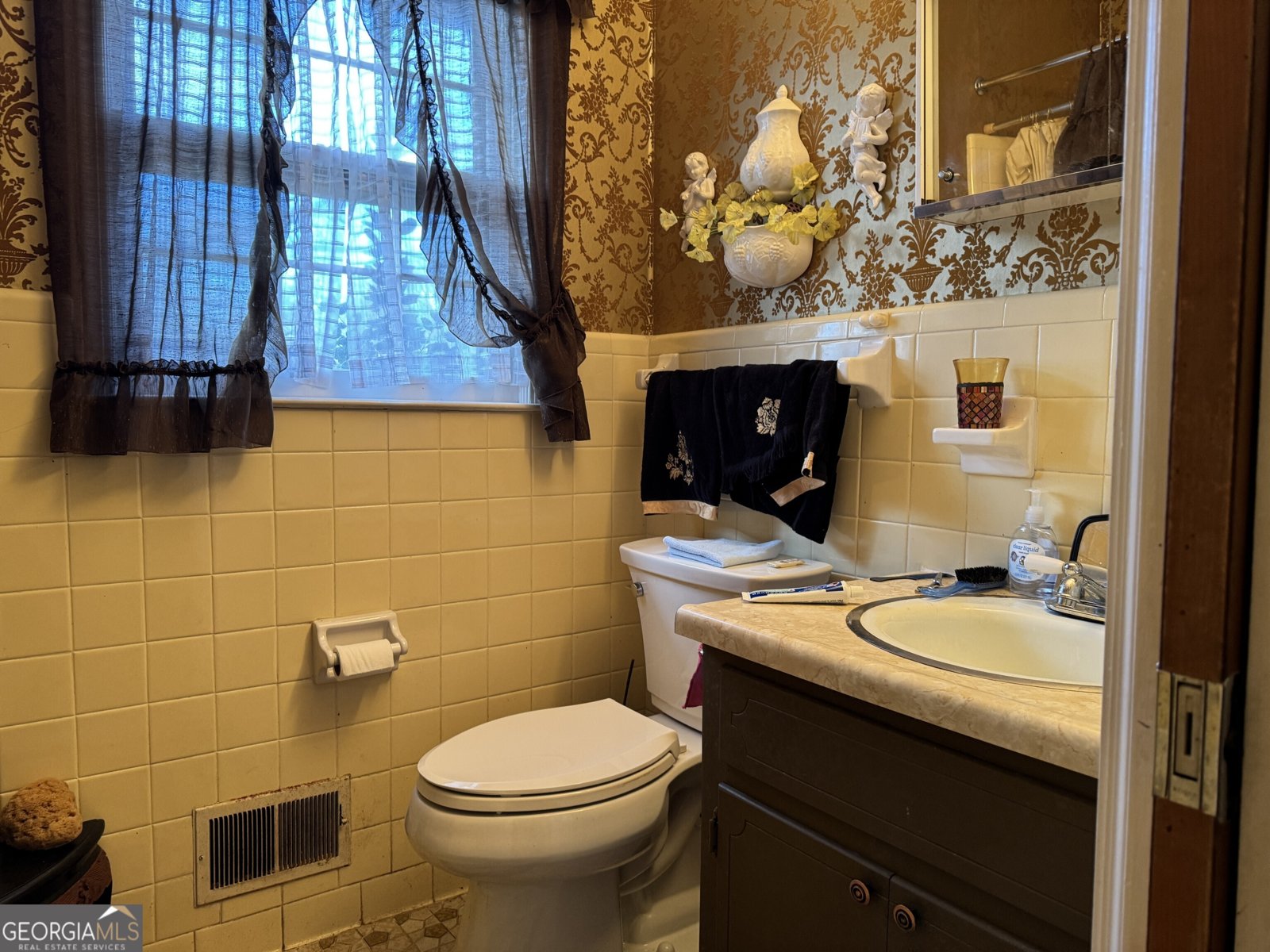 457 Castleaire Drive Stone Mountain - 18