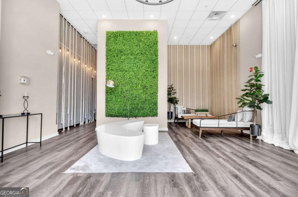 525 Parkway Drive Atlanta - 24