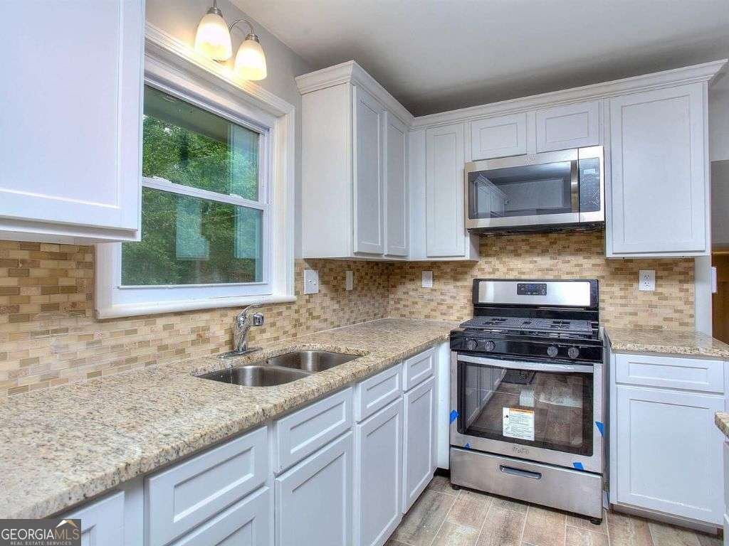 3031 Golden Drive East Point - 10