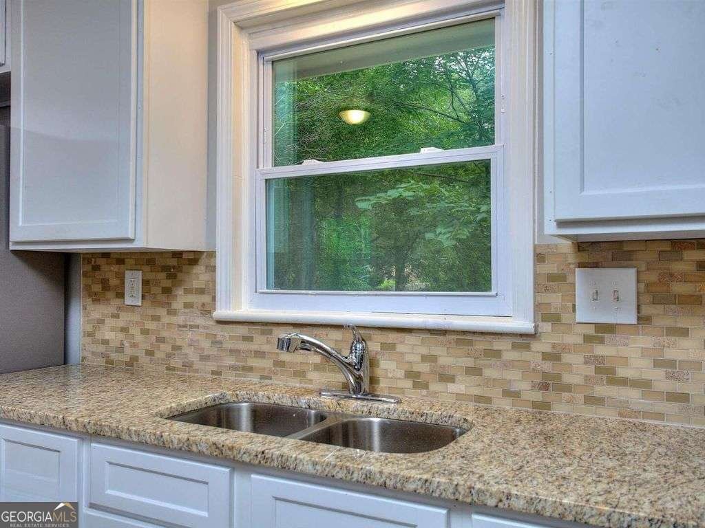 3031 Golden Drive East Point - 11