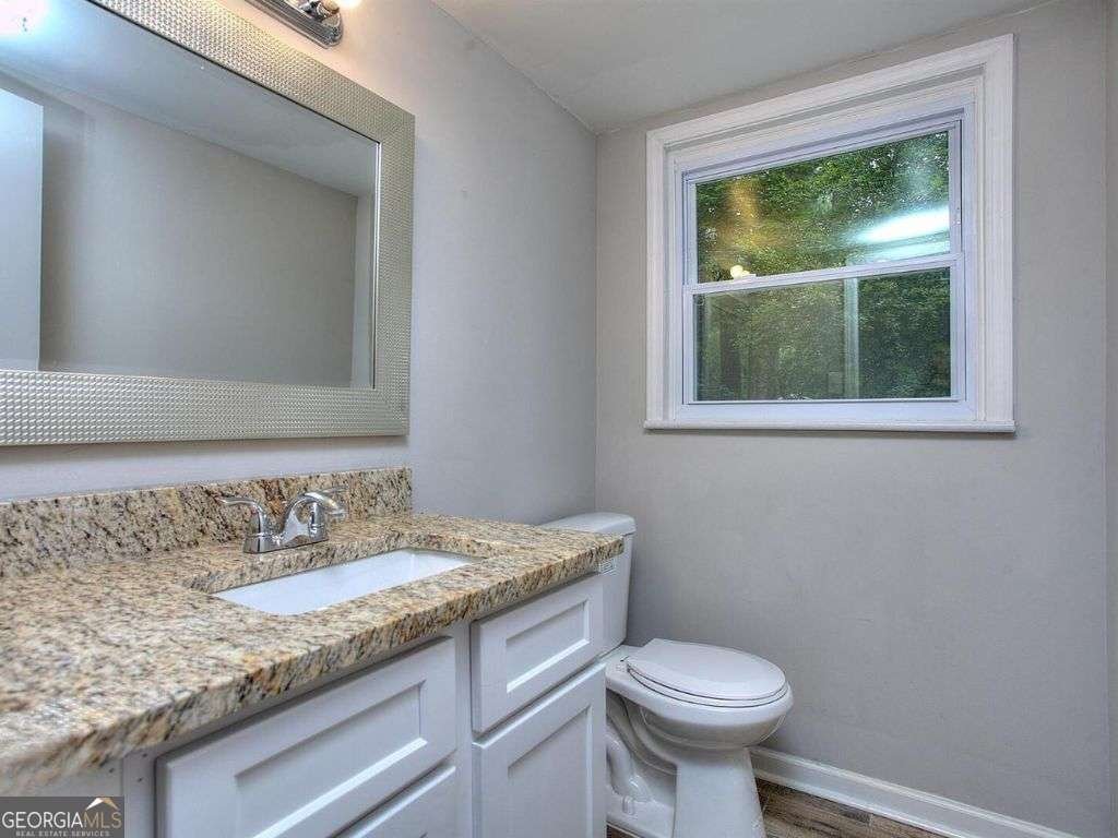 3031 Golden Drive East Point - 16