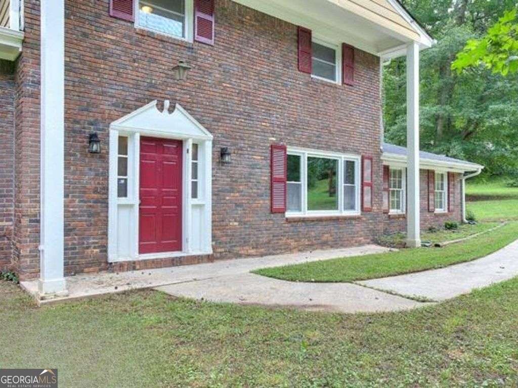 3031 Golden Drive East Point - 2