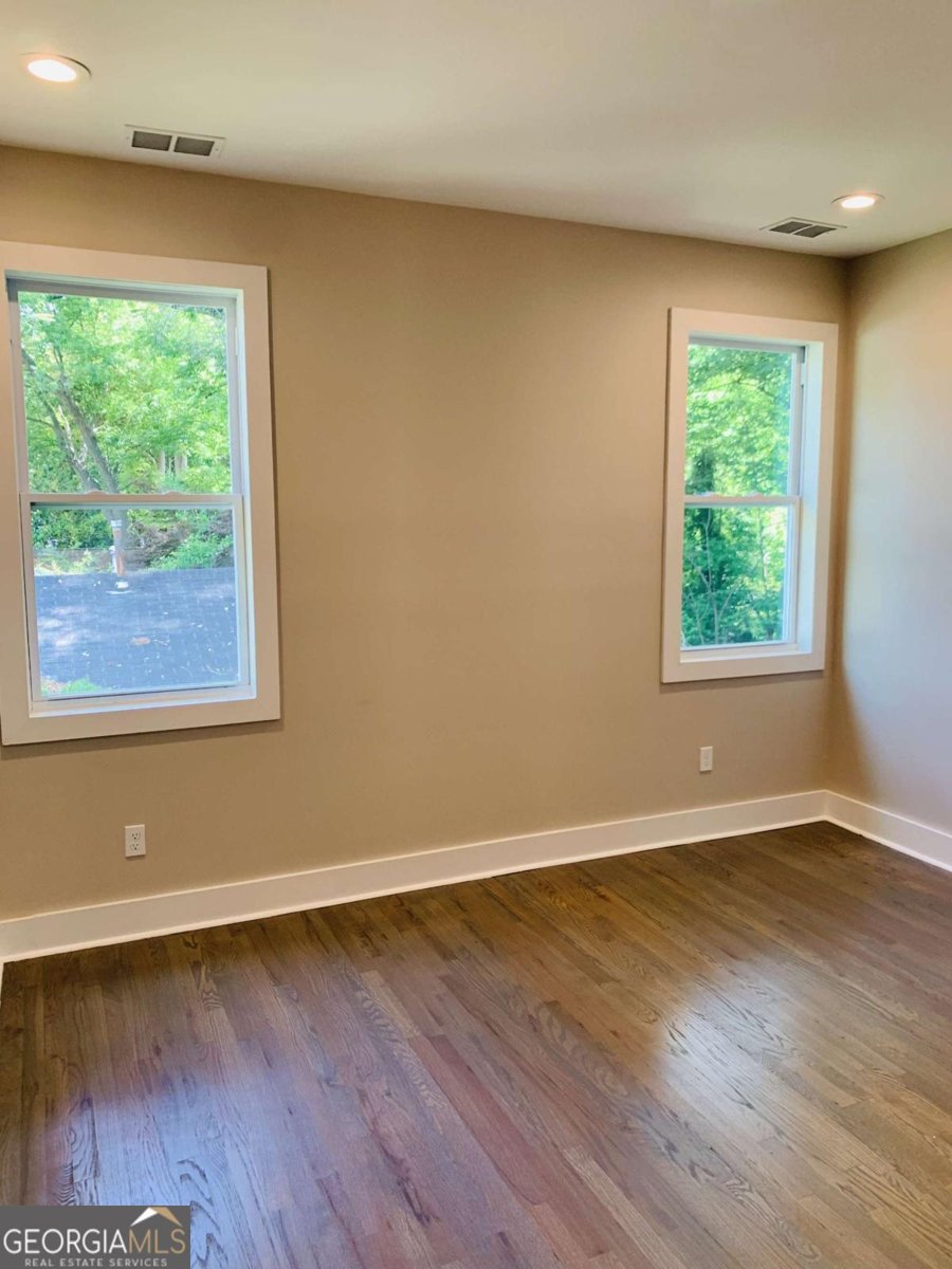 1054 Ira Street Atlanta - 25