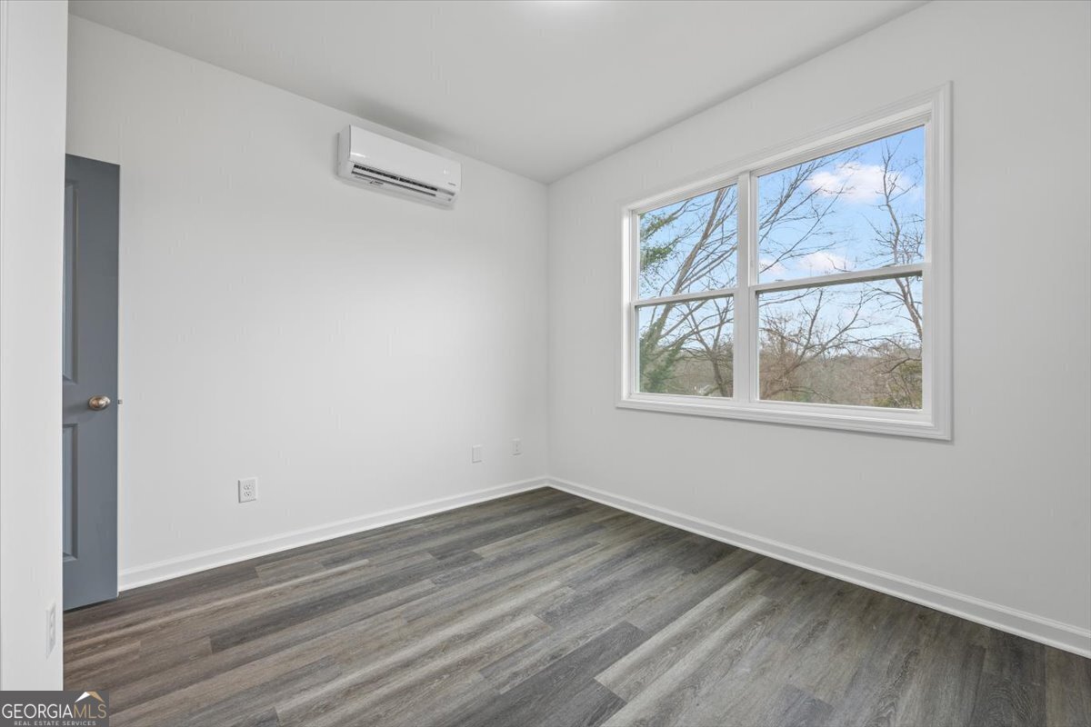 550 Paines Avenue Atlanta - 17
