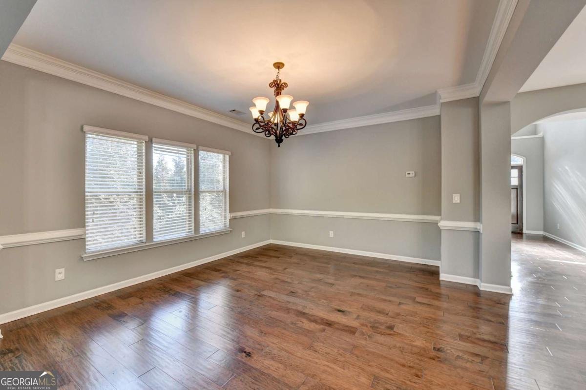 490 La Perla Drive Sugar Hill - 10