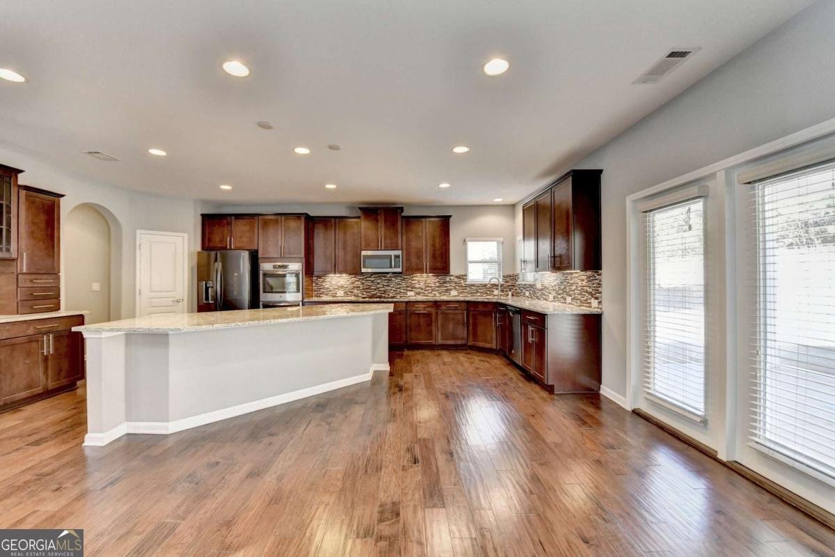 490 La Perla Drive Sugar Hill - 25