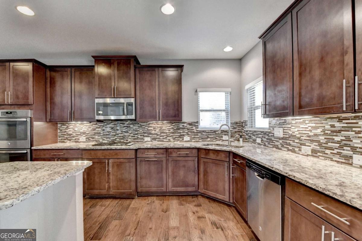 490 La Perla Drive Sugar Hill - 26