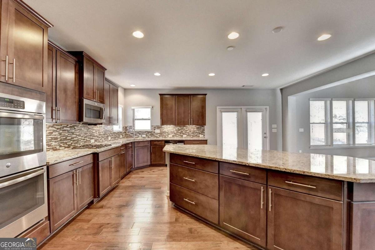 490 La Perla Drive Sugar Hill - 31