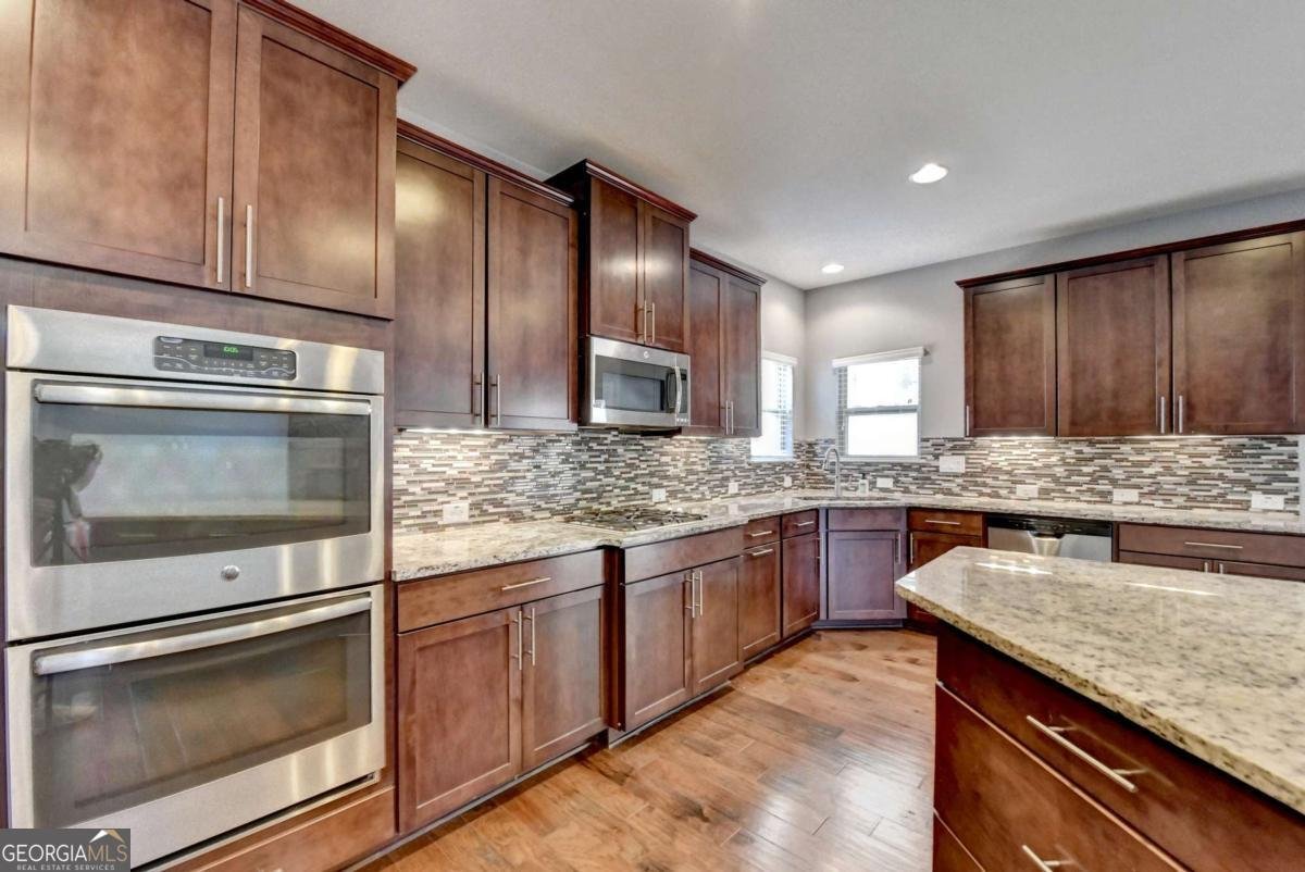 490 La Perla Drive Sugar Hill - 32