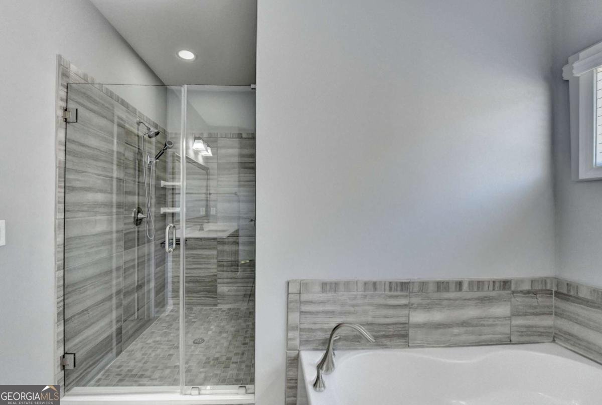 490 La Perla Drive Sugar Hill - 66