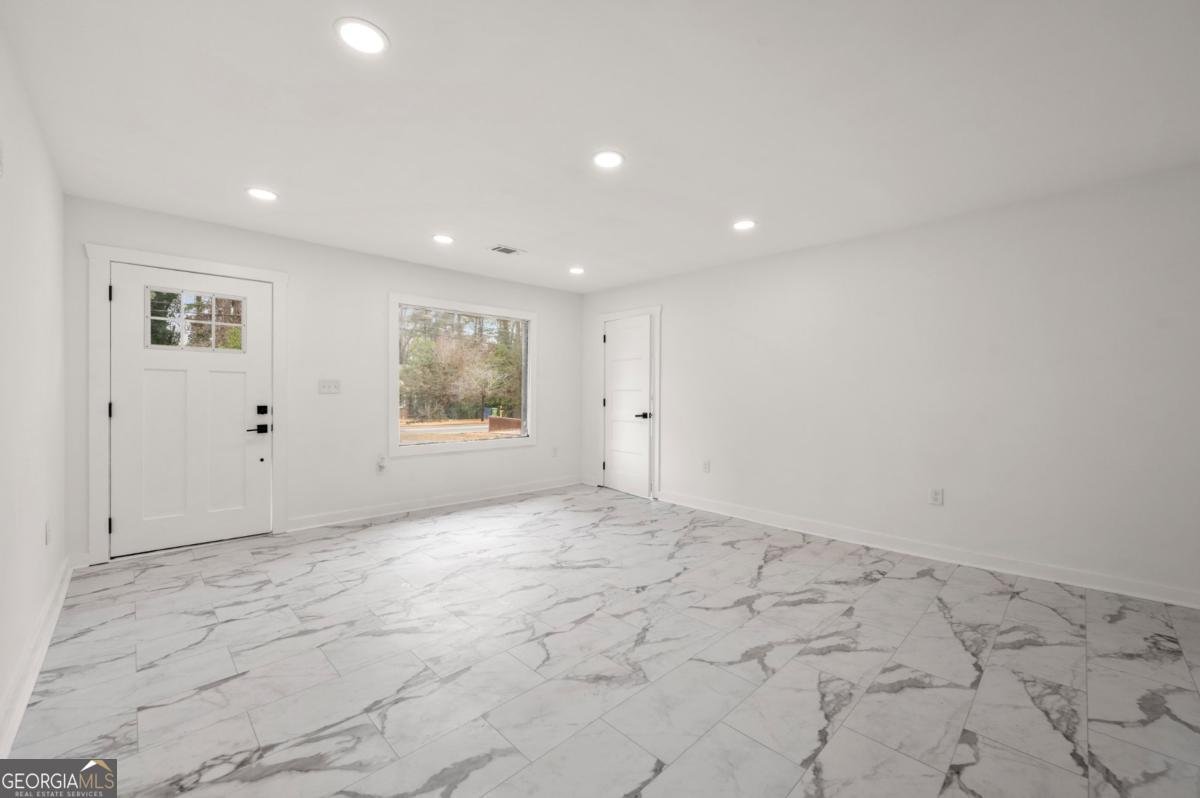 641 Hamilton E Holmes Drive Atlanta - 4