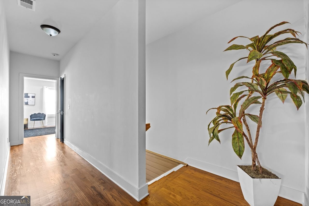 160 VANIRA Avenue Atlanta - 17
