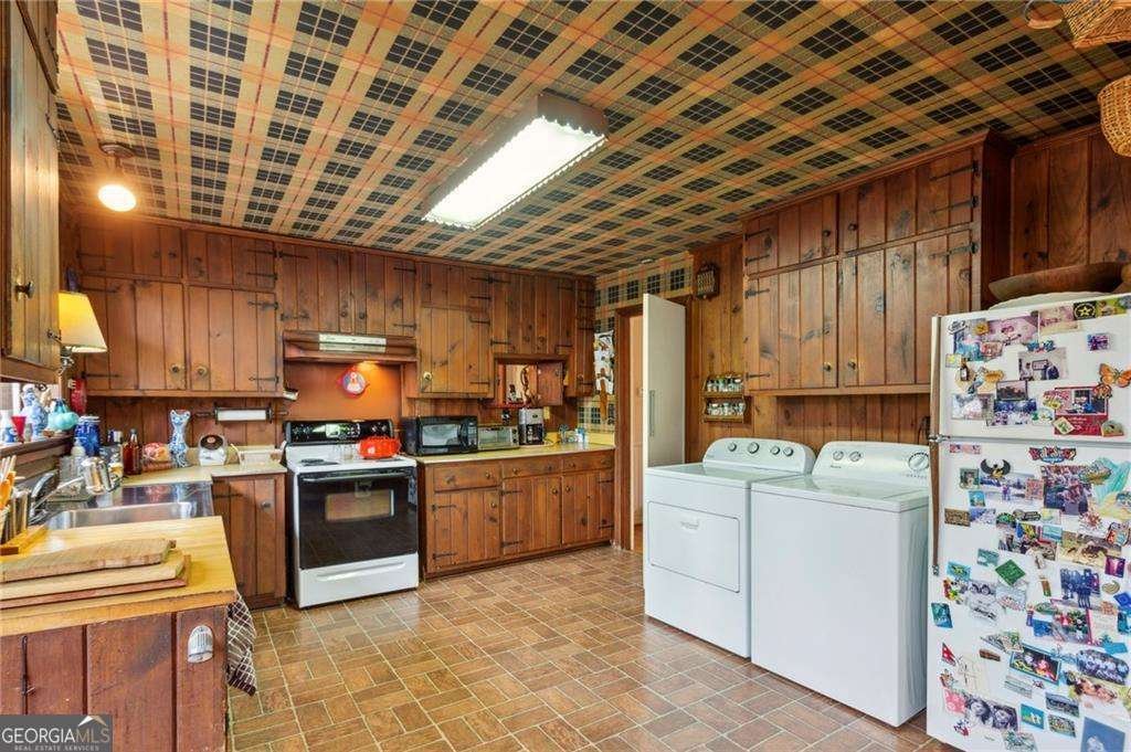 3781 Narmore Drive Atlanta - 17