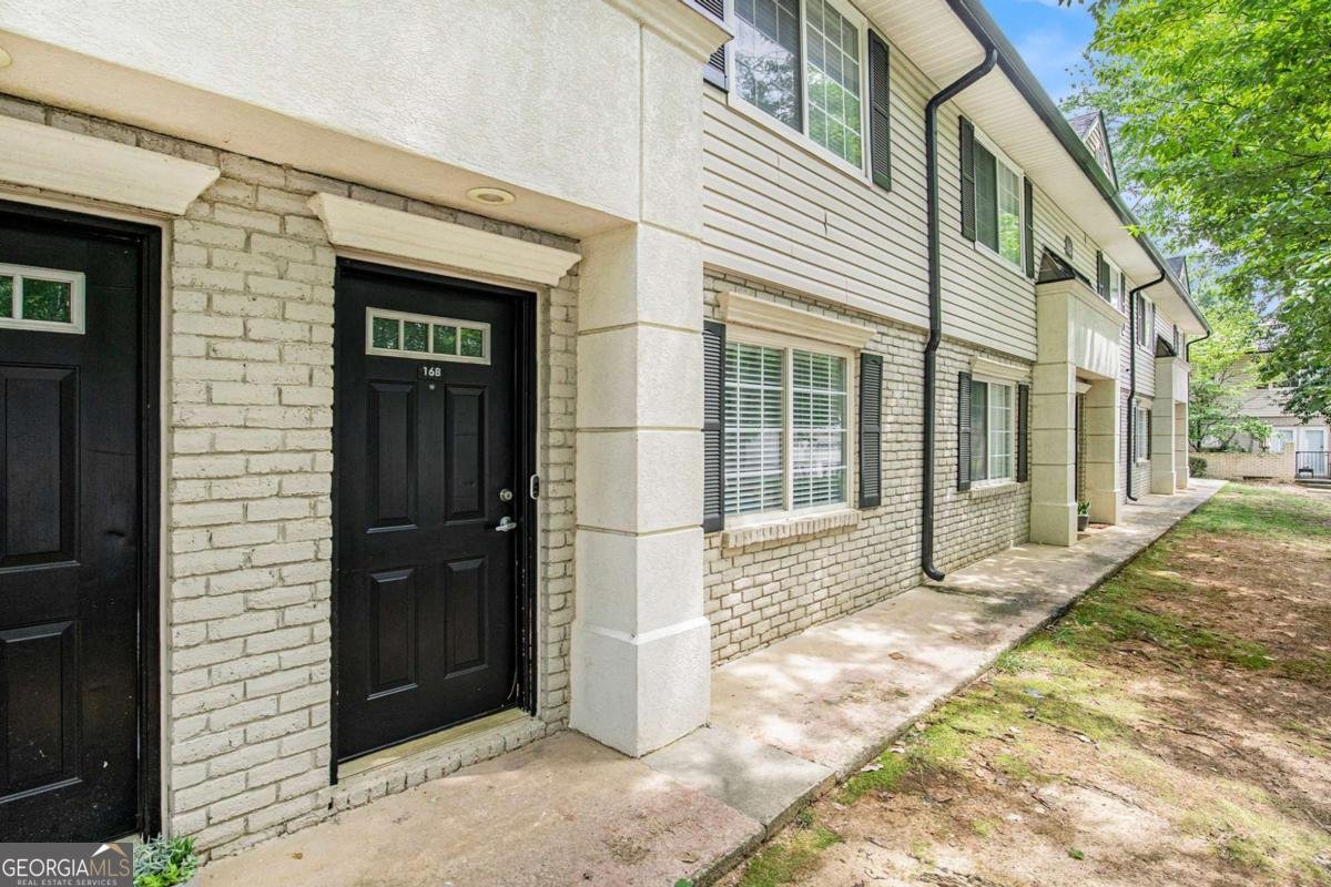 6940 Roswell Road Atlanta - 2