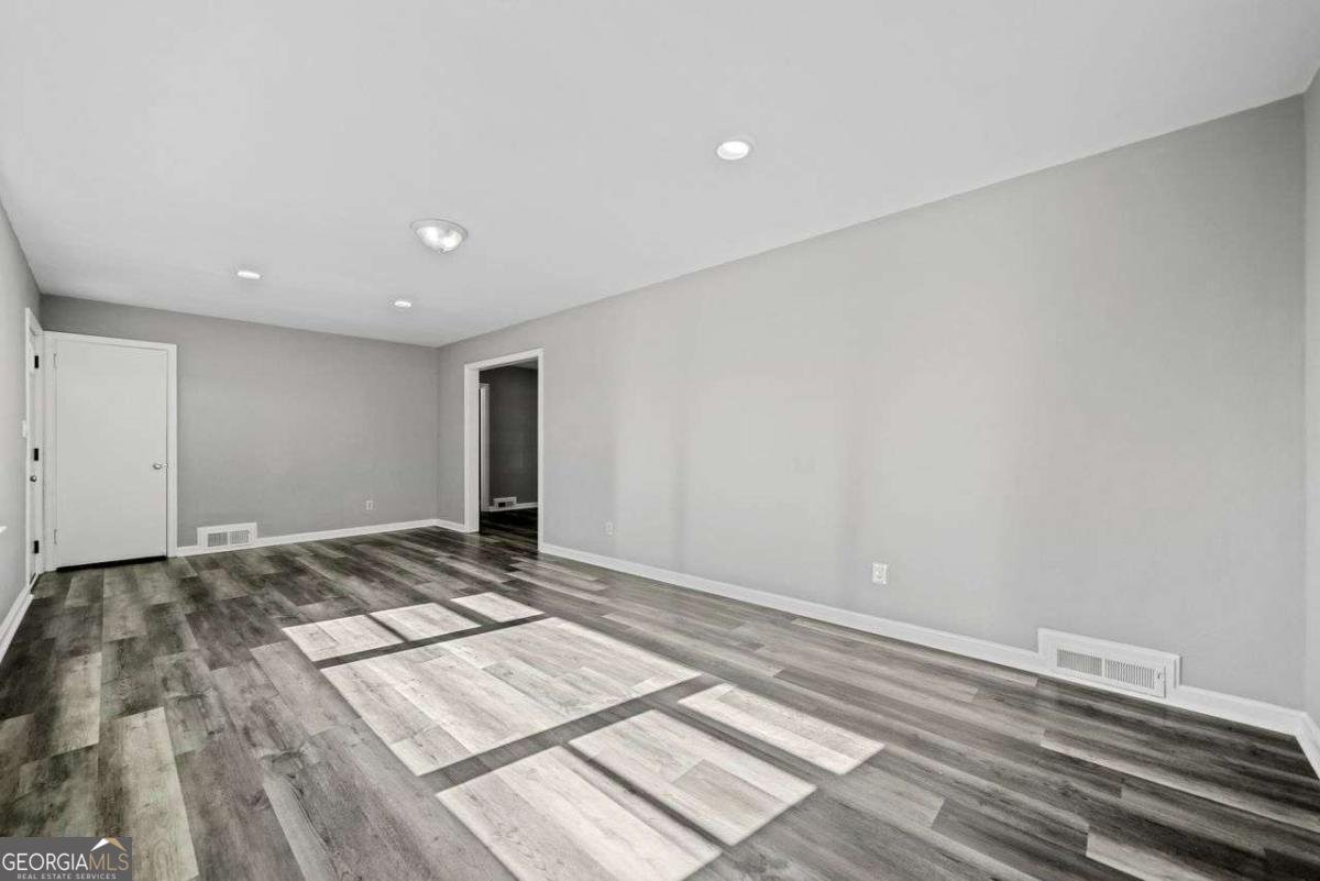 2131 BEN HILL Road Atlanta - 8