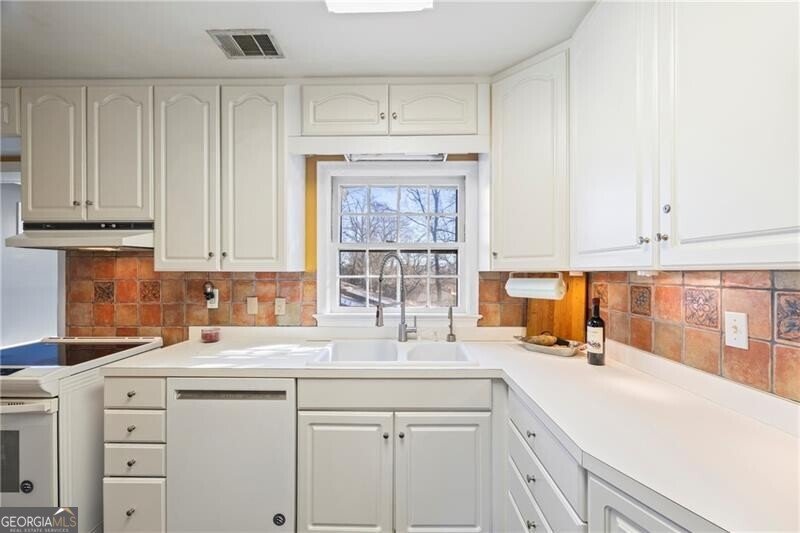 601 Ridgewood Avenue Gainesville - 25