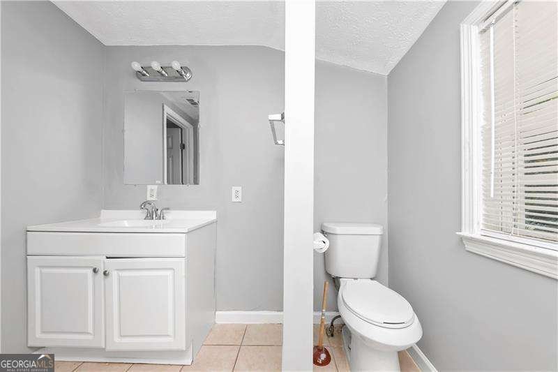 281 Valley Lake Drive Stone Mountain - 3