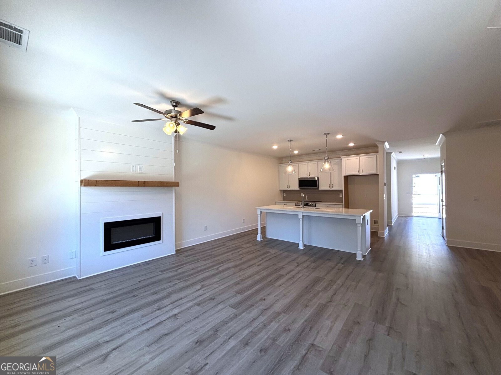 27 Village Court Cleveland - 13