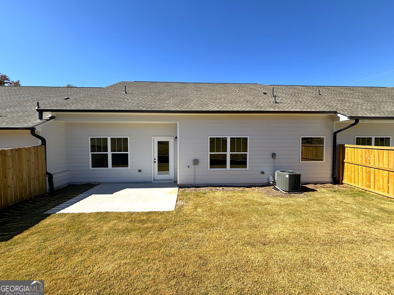 27 Village Court Cleveland - 16