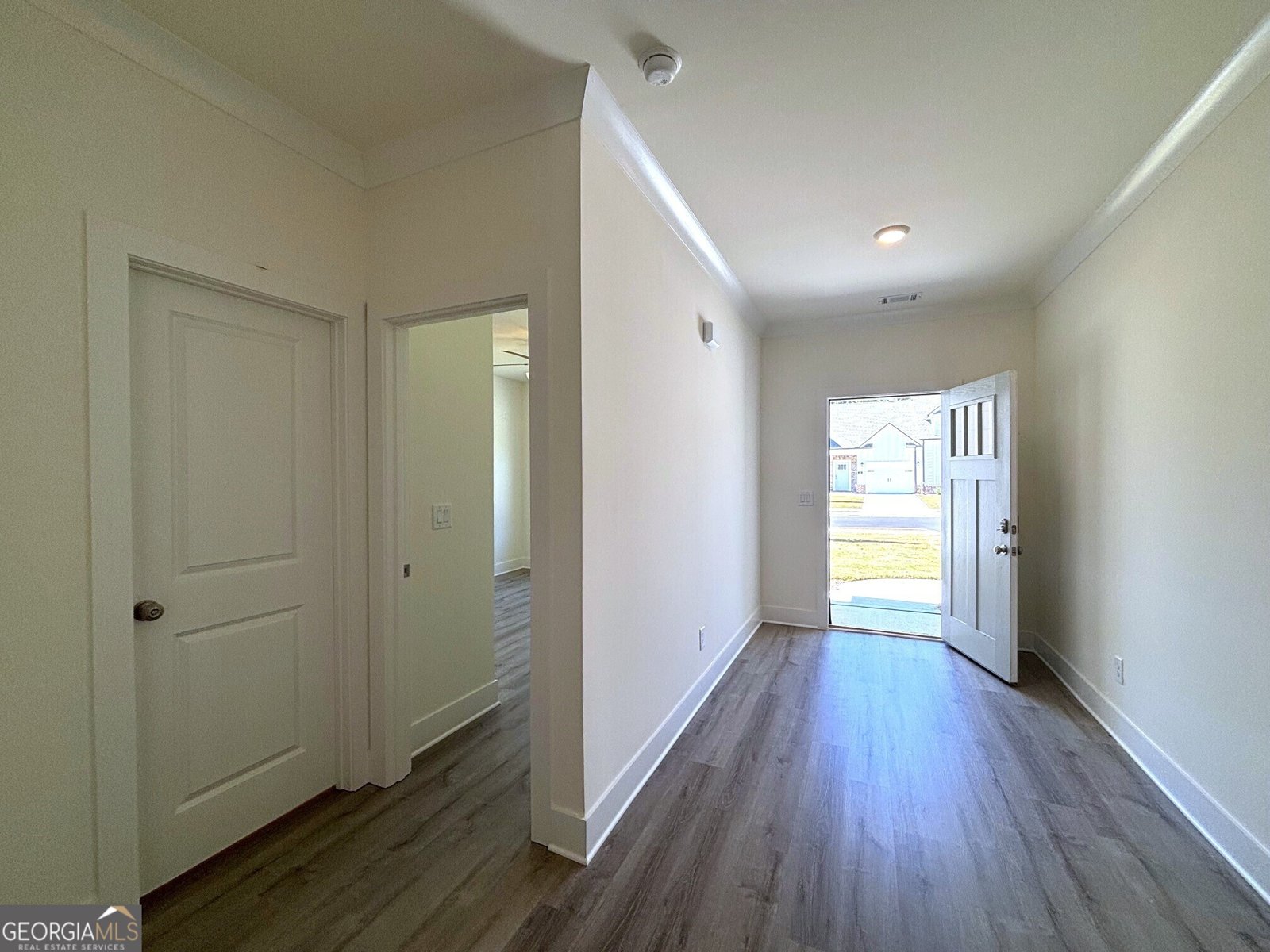 27 Village Court Cleveland - 6