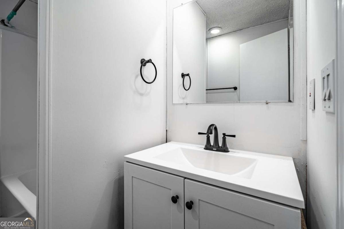 1326 Elm Circle Stockbridge - 15