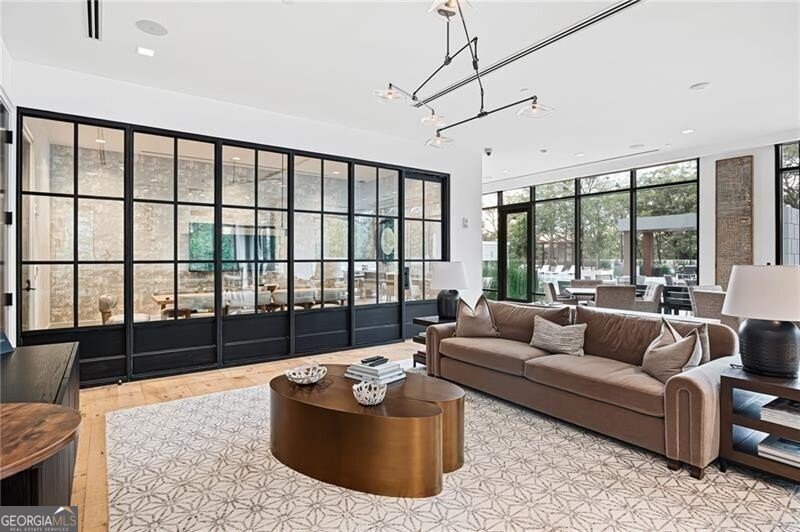 2520 Peachtree Road Atlanta - 44