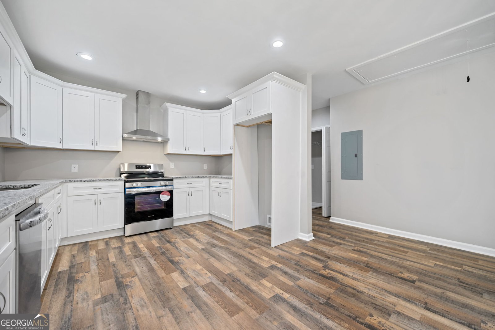 1546 Richland Road Atlanta - 23