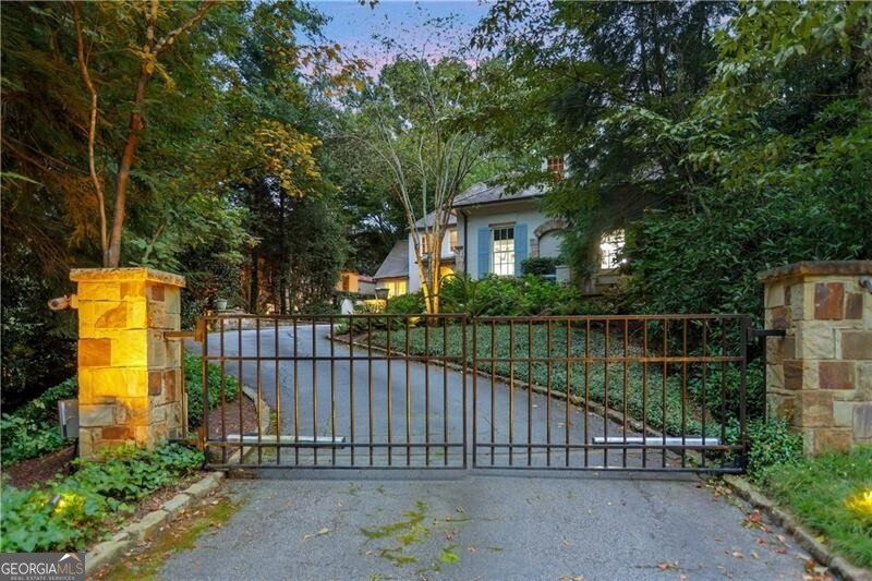 2522 Habersham Road Atlanta - 58