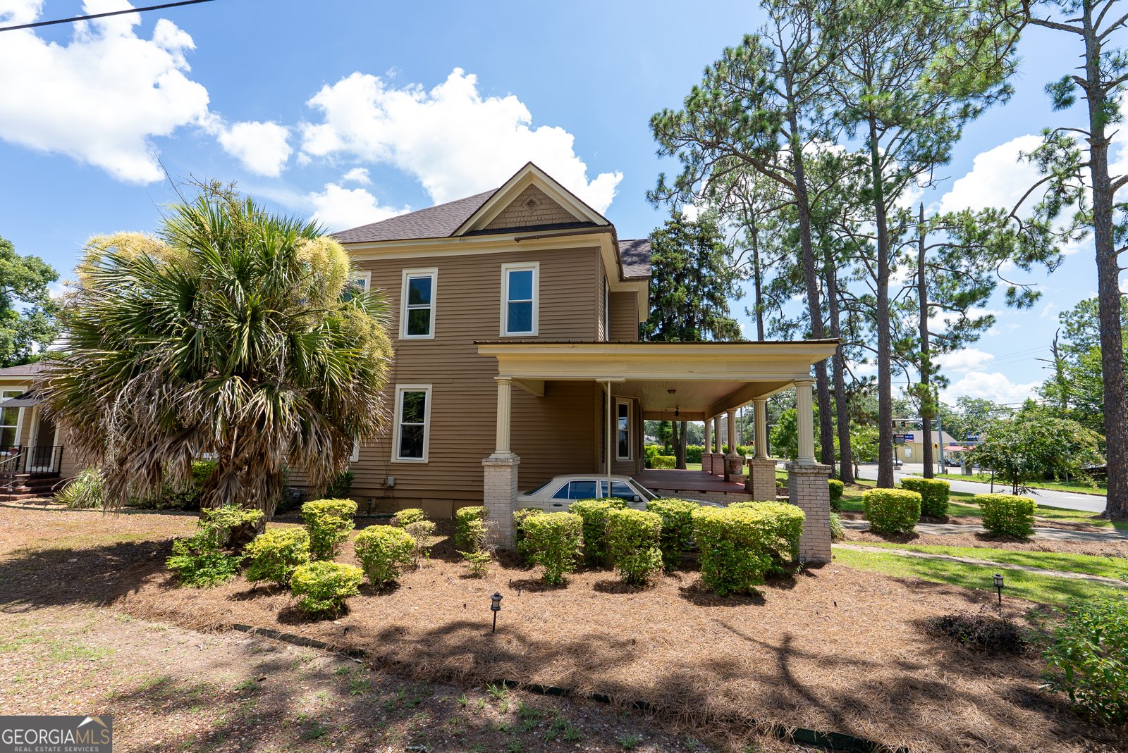 212 Hand Avenue Pelham - 11
