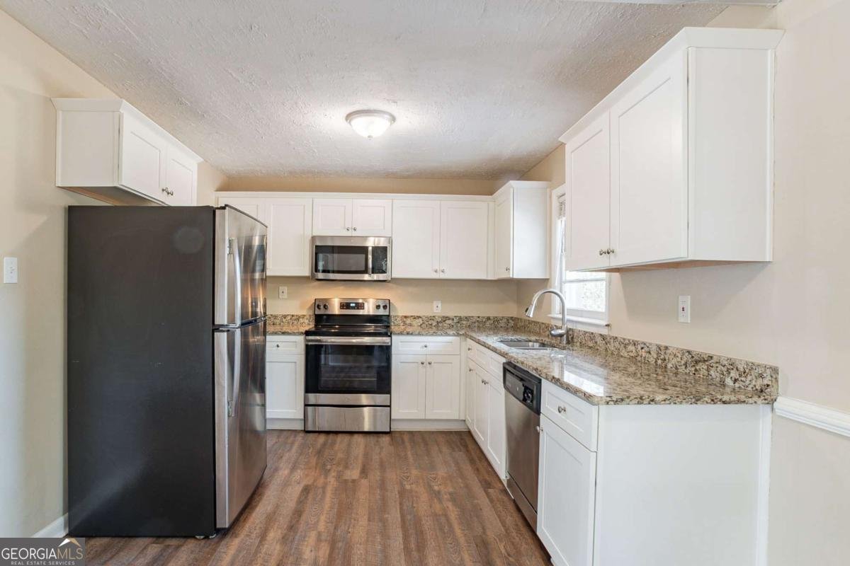 3018 Meadowview Drive Atlanta - 3