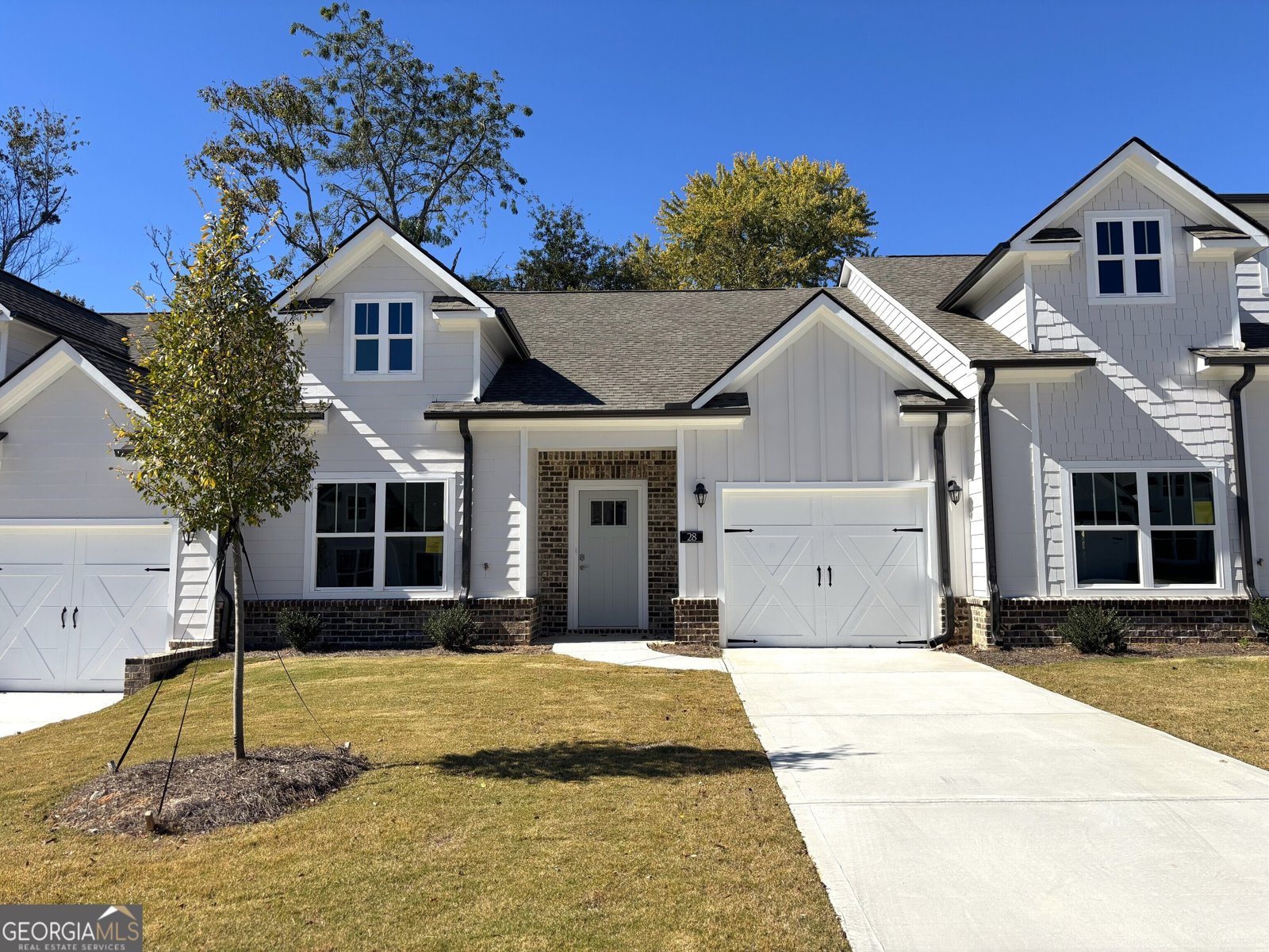 28 Village Court Cleveland - 1