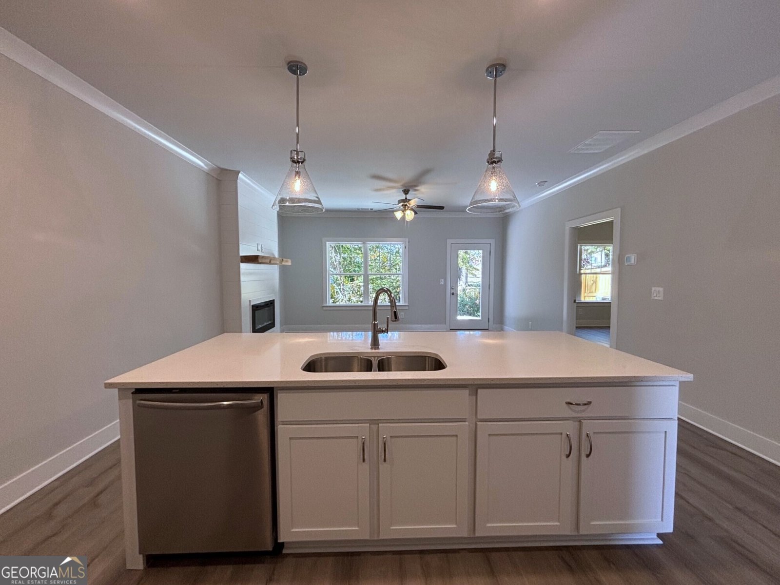 28 Village Court Cleveland - 13