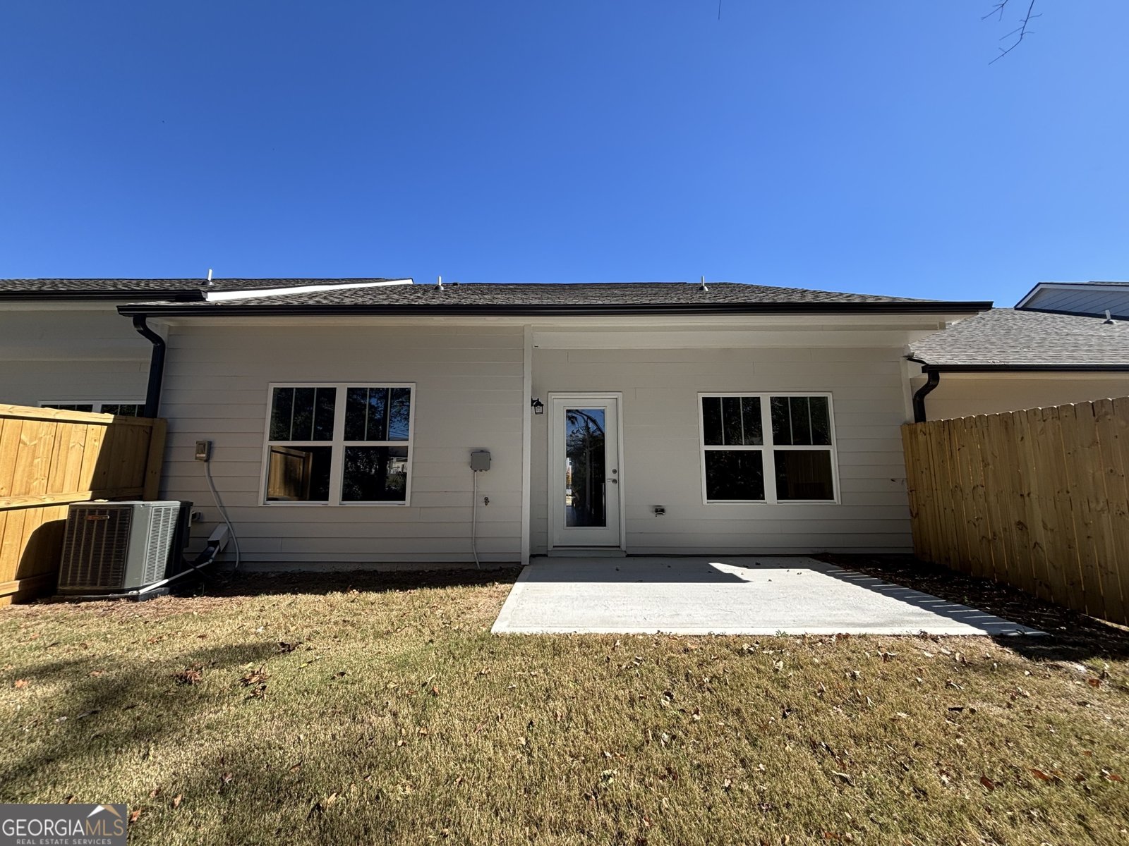 28 Village Court Cleveland - 20