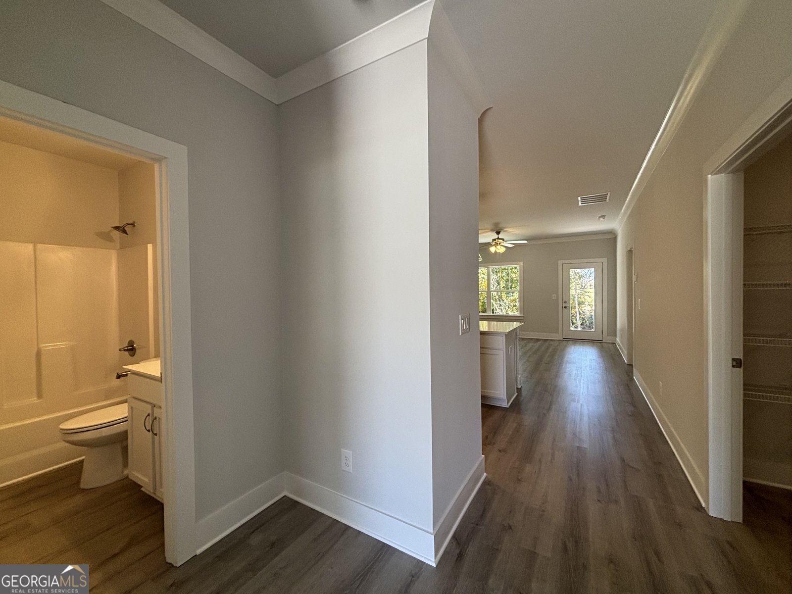 28 Village Court Cleveland - 6