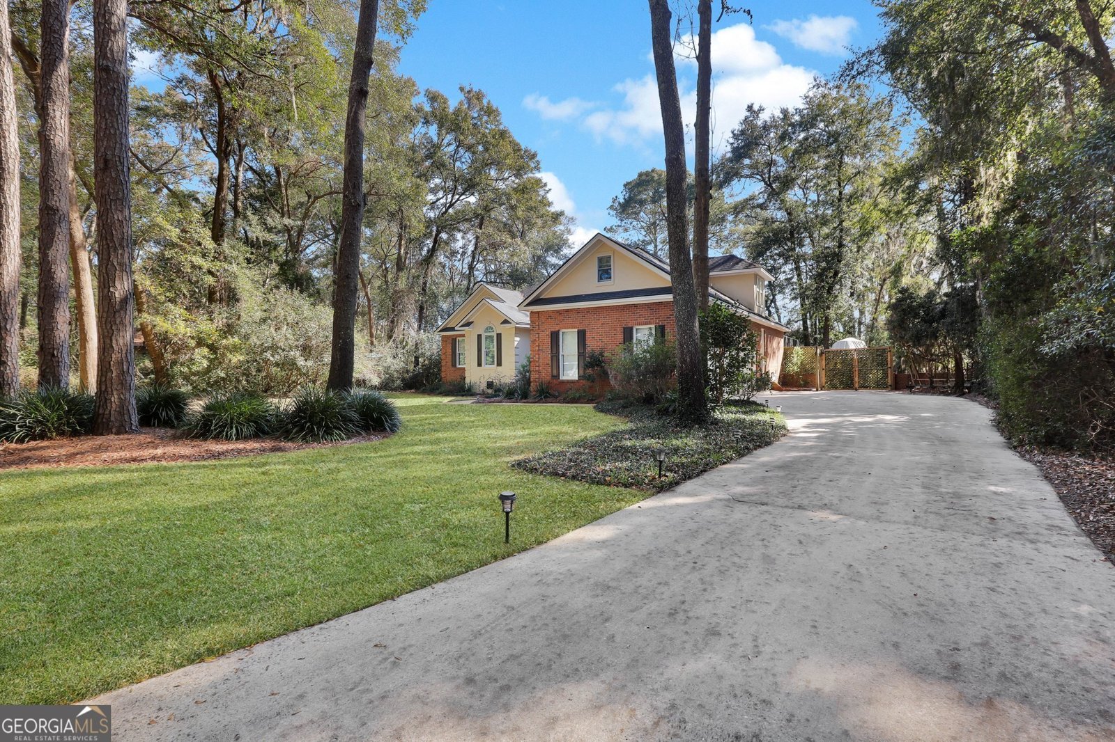 160 Passaic Lane Richmond Hill - 2